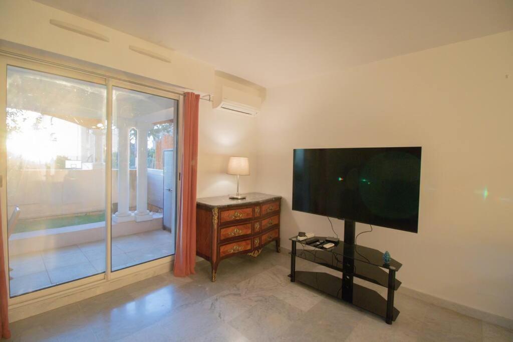 Apartment En Centre-ville Proche Monaco